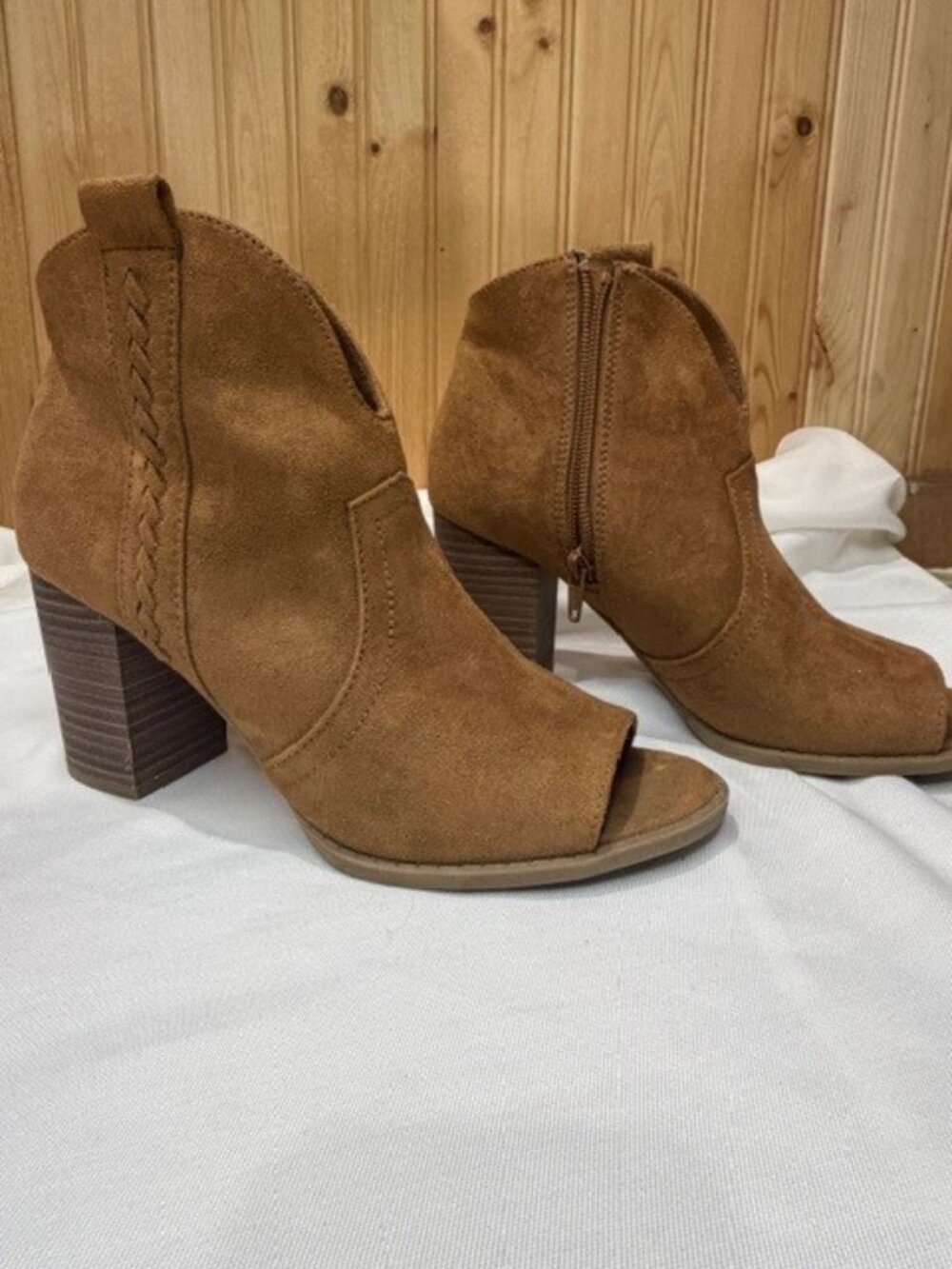SO American Heritage women's ankle boots in a size 7